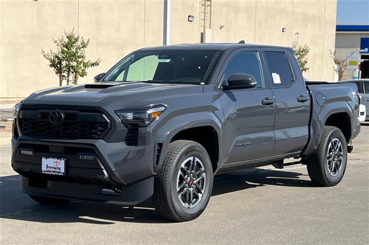 $49874 : New 2024 Tacoma TRD Sport Dou image 8