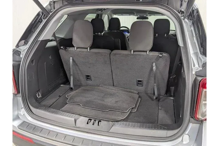 $32998 : Ford Explorer 2023 AWD XLT 4 image 9