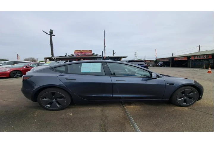 $31988 : Tesla Model 3 2023 4dr Sedan image 9