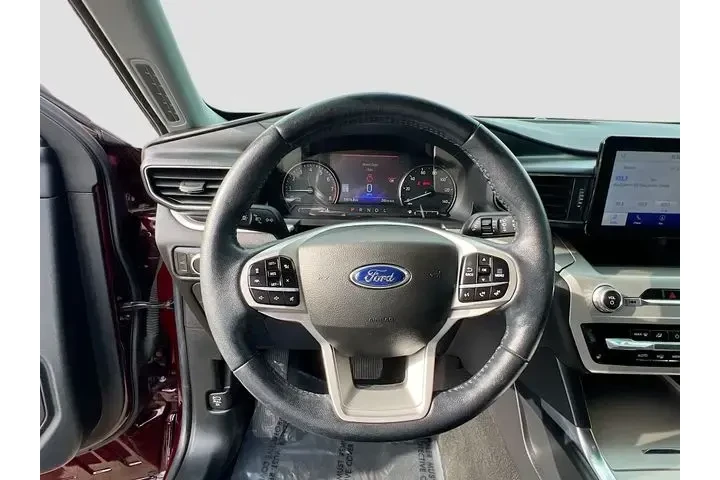 $27900 : Ford Explorer 2022 AWD XLT 4 image 10