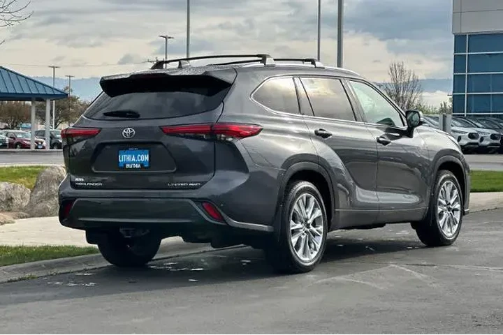 $33995 : Toyota Highlander 2020 AWD L image 2