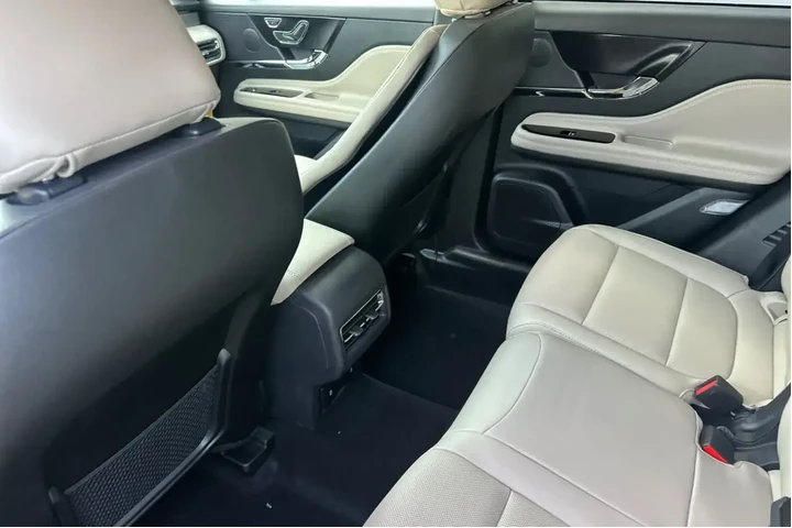 $38000 : Lincoln Corsair 2025 Premier image 4