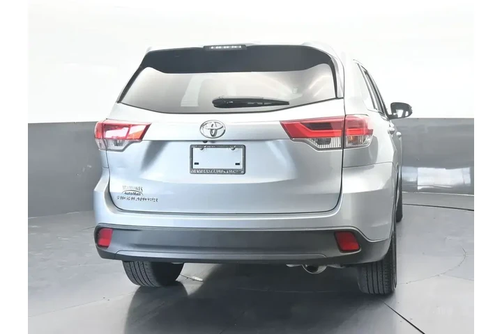 $17991 : Toyota Highlander 2019 LE 4d image 5