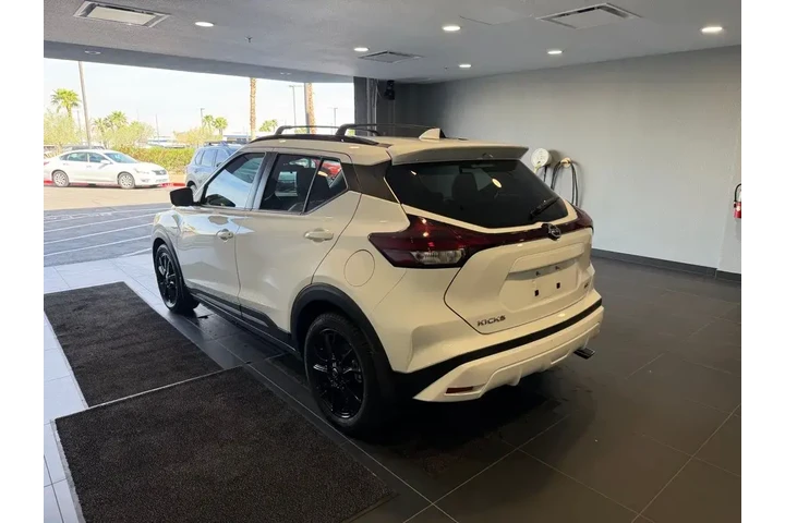 $17984 : Nissan Kicks 2021 SR 4dr Cro image 9