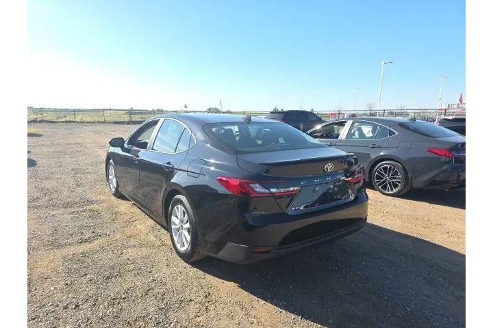 $33900 : Toyota Camry 2026 LE 4dr Sed image 4