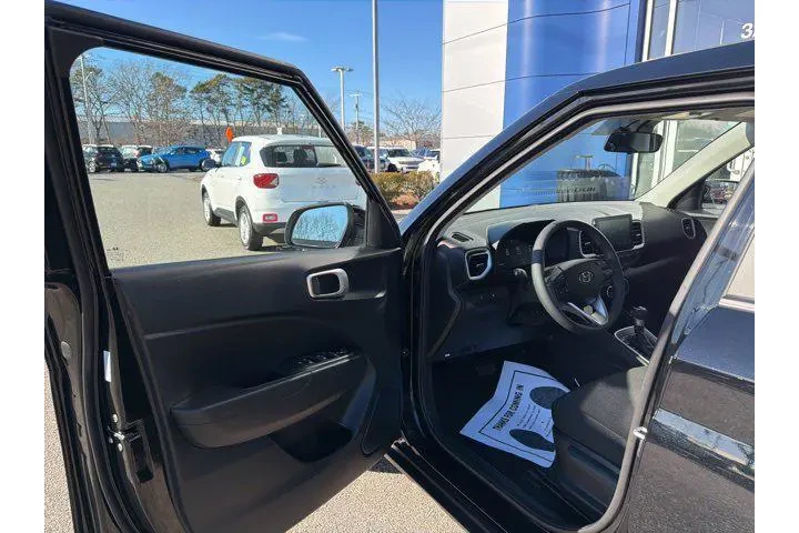 $19977 : Hyundai VENUE 2025 SE 4dr Cr image 10