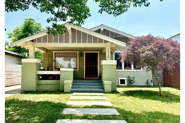 $1980 : Jefferson Park. Over 1500 sf image 1