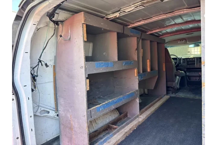 2005 Express 2500 image 8