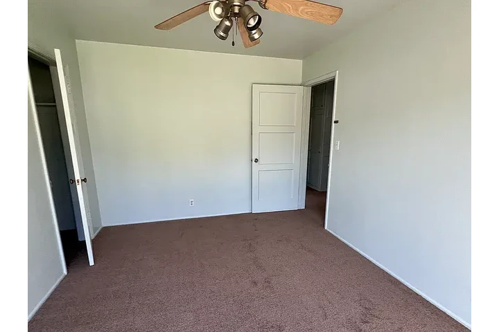 $1000 : Move in ready home image 2