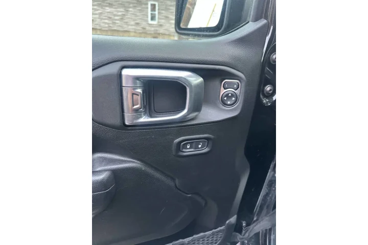 $32995 : 2022 Gladiator Willys image 9