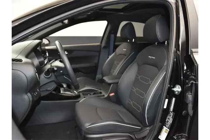 $18350 : Kia Forte 2023 GT-Line 4dr S image 9