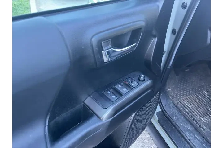 $39900 : Toyota Tacoma 2022 4x4 TRD P image 6