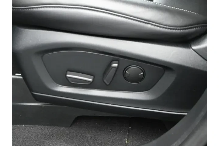 $32200 : Ford Explorer 2024 AWD XLT 4 image 10