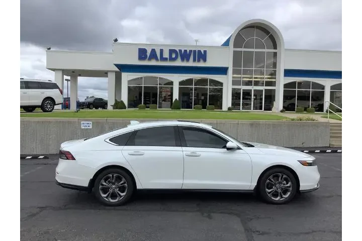 $32950 : Honda Accord 2023 EX 4dr Sed image 8