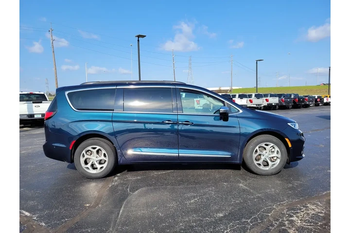 $39281 : Chrysler Pacifica 2023 AWD L image 1