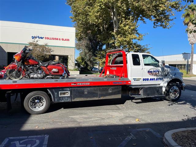 24/7 Towing Company in Fontana image 8