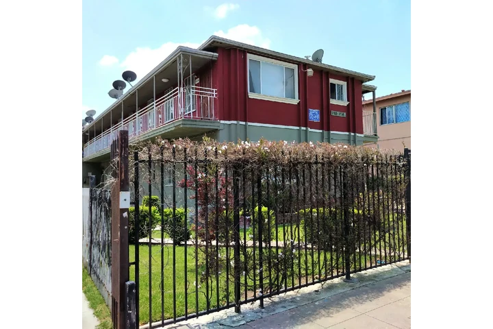 $2150 : Los Angeles - Apt 2 Recamaras image 1