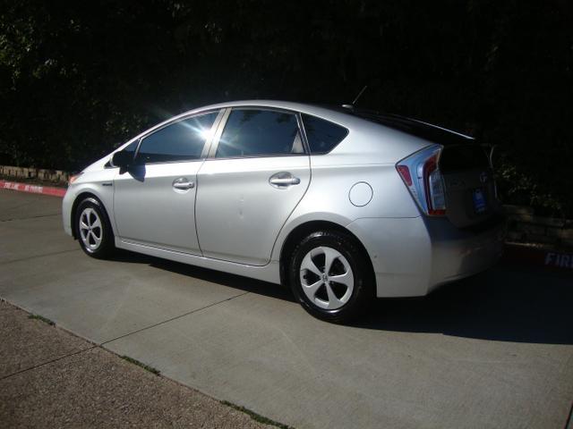 $5690 : 2012 TOYOTA PRIUS2012 TOYOTA image 4