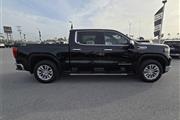 $44785 : 2021 GMC Sierra 1500 SLT thumbnail