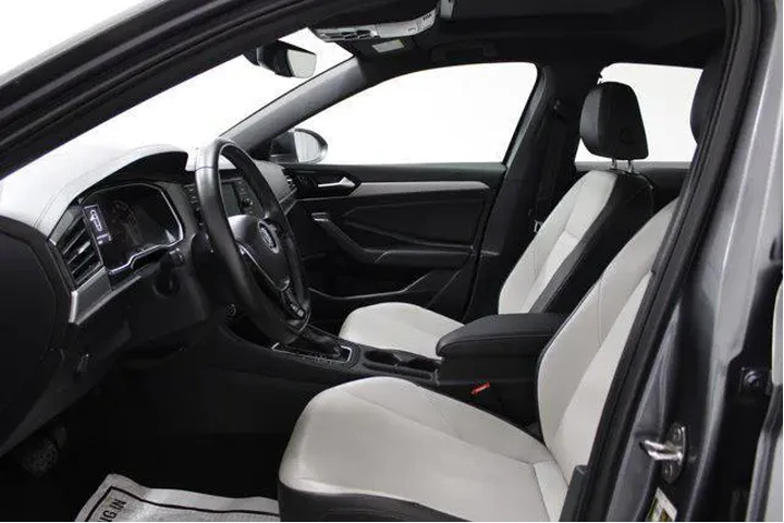 $14991 : Volkswagen Jetta 2019 R-Line image 3