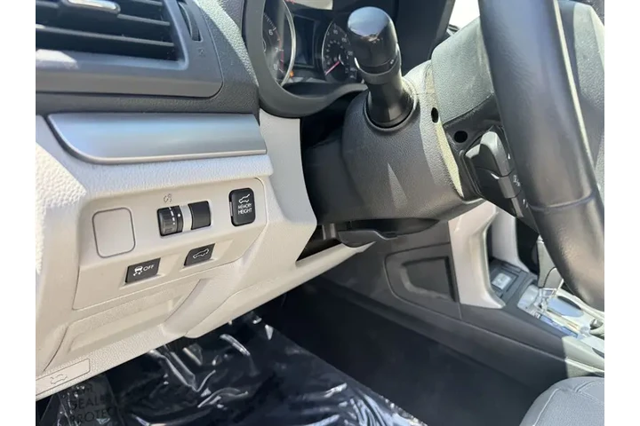 $14995 : 2015 Forester 2.5i Limited image 8