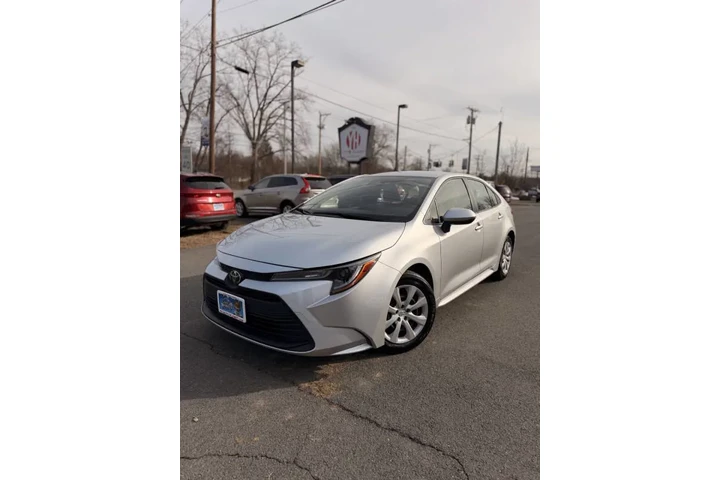 $19995 : 2023 Corolla LE image 3