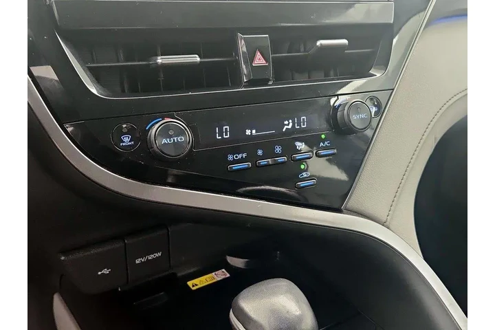 $24998 : Toyota Camry 2023 XLE 4dr Se image 8