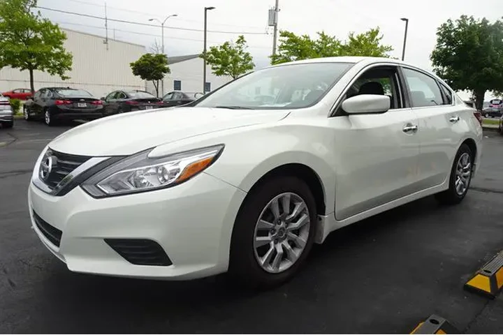 $12990 : 2018 Altima image 4