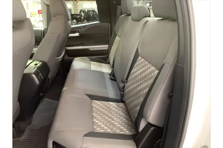 $35789 : Toyota Tundra 2020 4x4 SR5 4 image 6