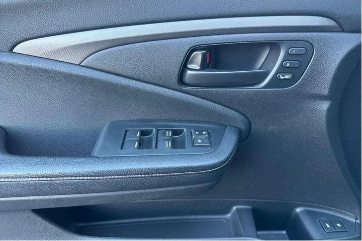 $32490 : Honda Passport 2022 AWD Trai image 9