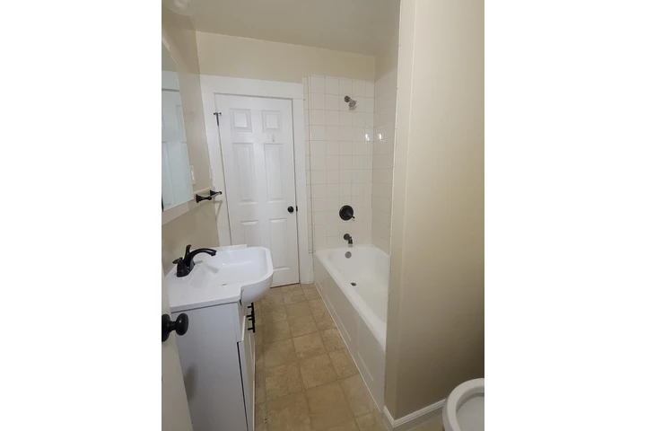 $1750 : 1 Bedroom Apartment For Rent image 8