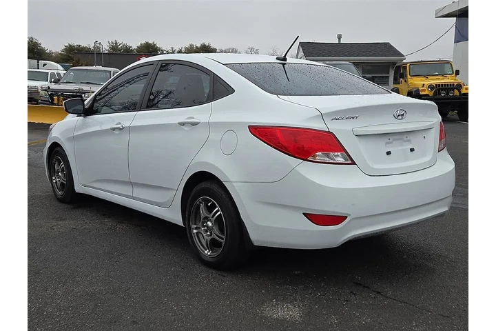 2016 Accent SE 4-Door 6A image 4