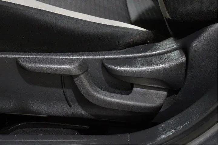 $13998 : Nissan Versa 2021 SV 4dr Sed image 2