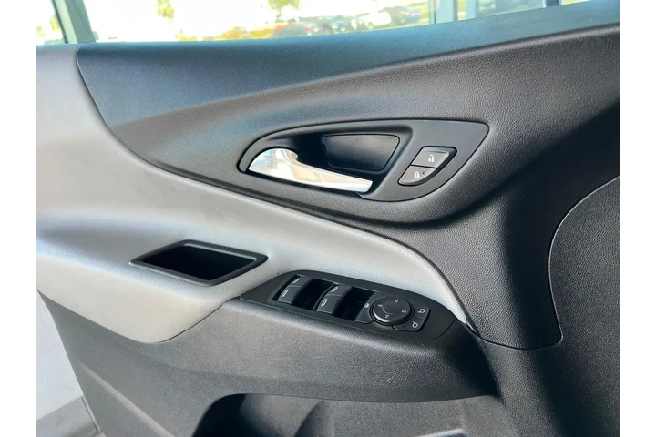 $24477 : Chevrolet Equinox 2023 LS 4d image 9