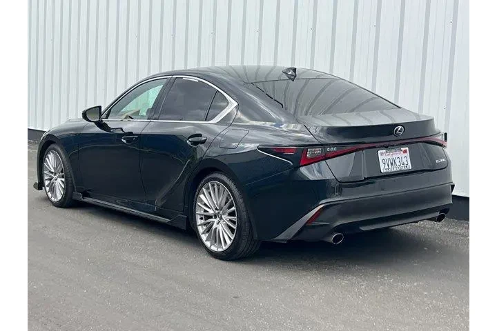 $32994 : Lexus IS 300 2023 4dr Sedan image 4