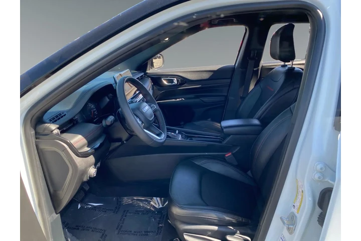 $30986 : Jeep Compass 2024 4x4 Trailh image 9