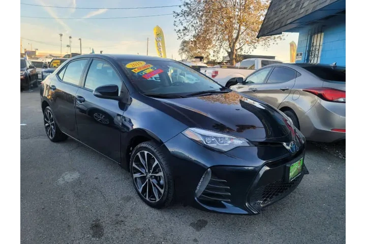$17999 : 2019 Corolla SE image 1