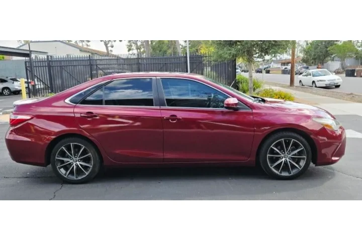 $3800 : Toyota Camry 2015 image 3