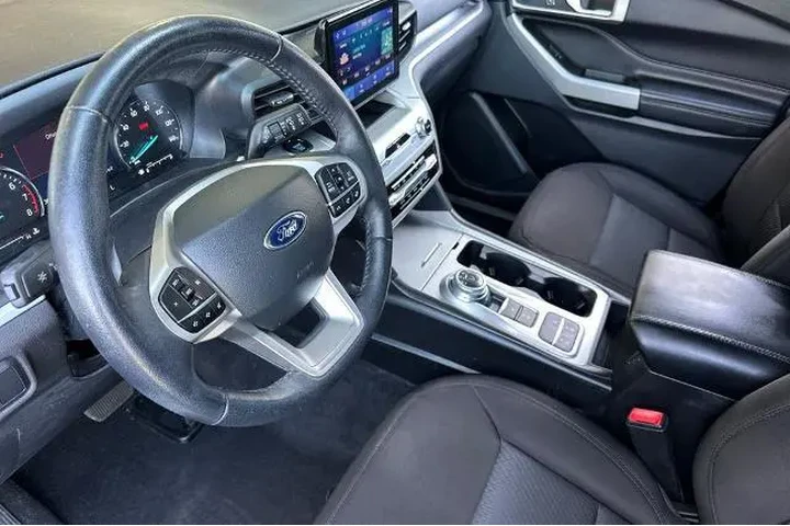 $27500 : Ford Explorer 2022 XLT 4dr S image 4