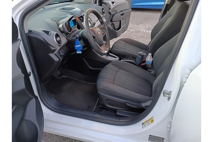 $4600 : 2016 chevrolet sonic LT image 7