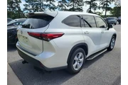 $29450 : Toyota Highlander 2021 L 4dr thumbnail