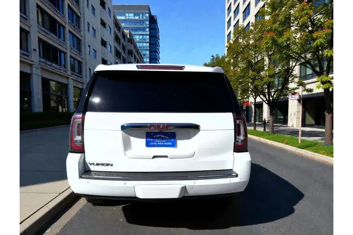 2017 GMC Yukon image 4