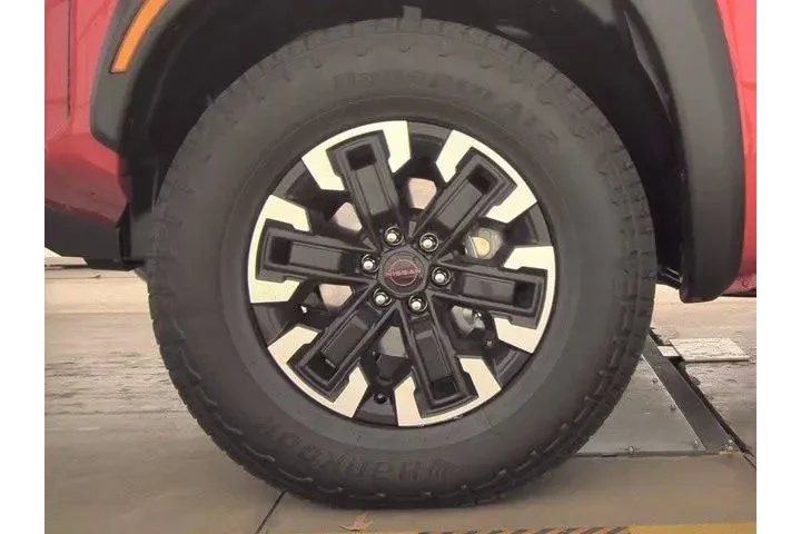 $39110 : Nissan Frontier 2023 4x4 S 4 image 9