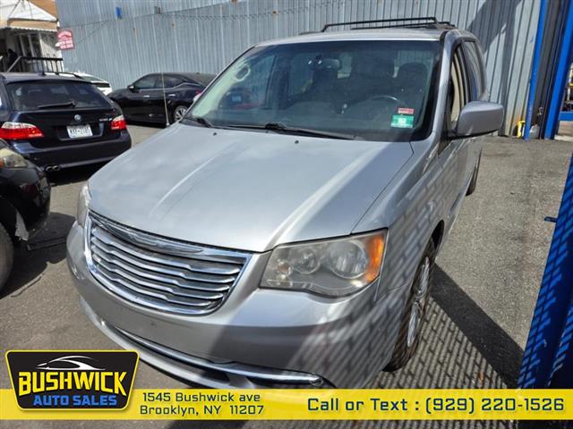$6995 : Used 2012 Town & Country 4dr image 2