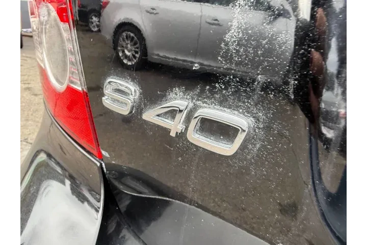 2005 S40 2.4i image 8