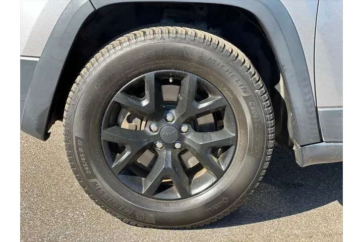 $14495 : Jeep Cherokee 2018 4x4 Trail image 5