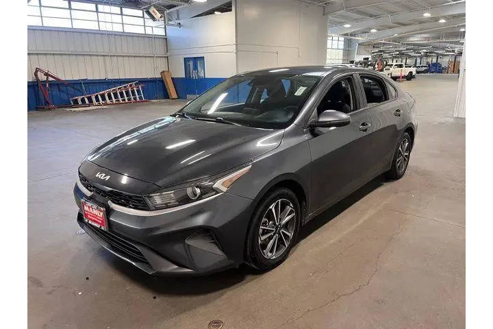 $15567 : Kia Forte 2023 image 7