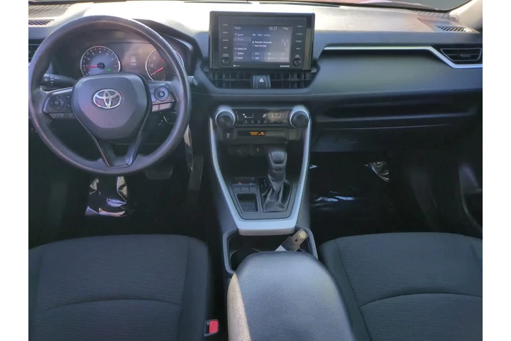 $24700 : Toyota RAV4 2020 LE 4dr SUV image 10