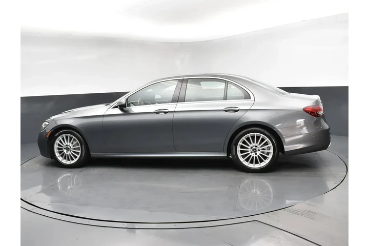 $27795 : Mercedes-Benz E-Class 2022 A image 4