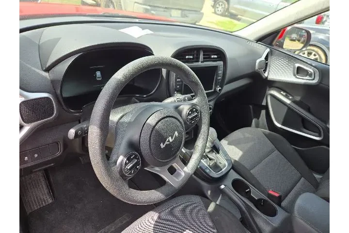 $18537 : Kia Soul 2025 S 4dr Crossove image 6